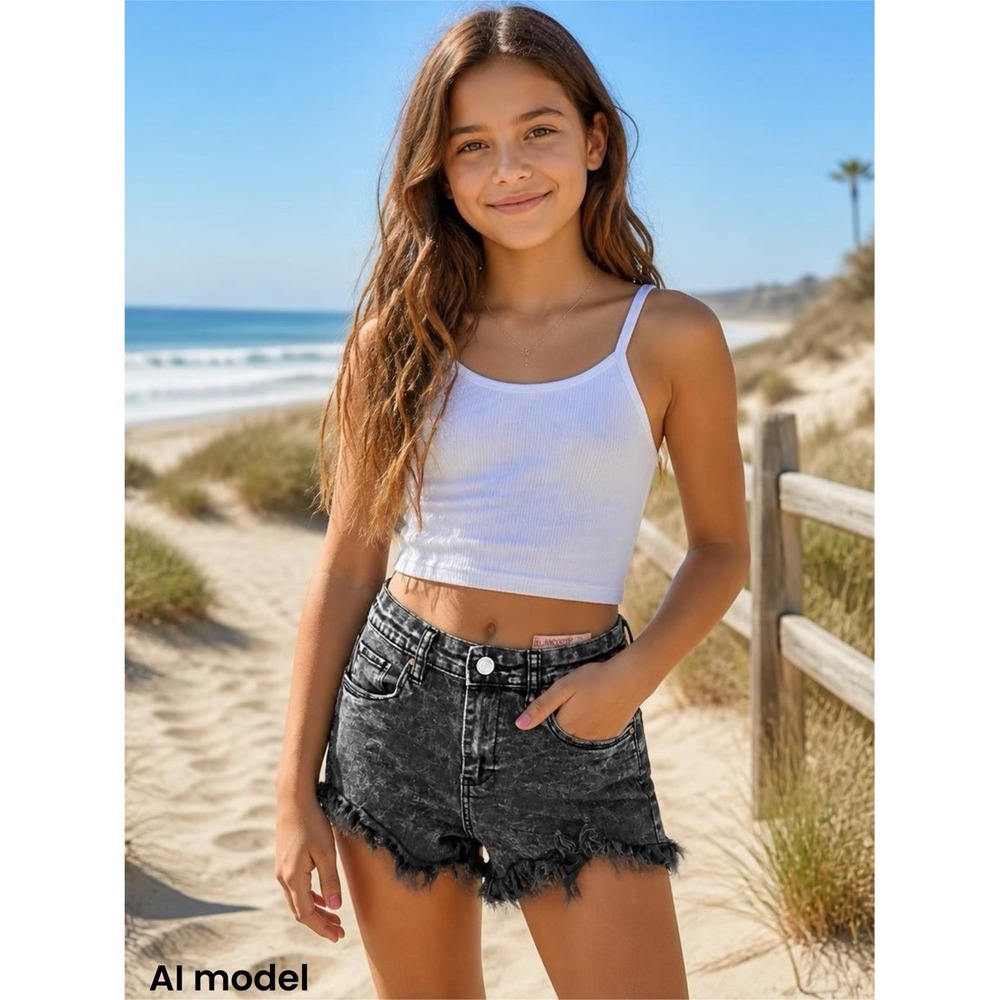Blank NYC Black Acid-Wash Frayed Hem Denim‎ Girls Shorts